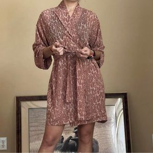 🐆Victoria’s Secret vintage see through robe🐆